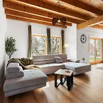 Adn Lux - New - Modern - Aircon غنزبرغ