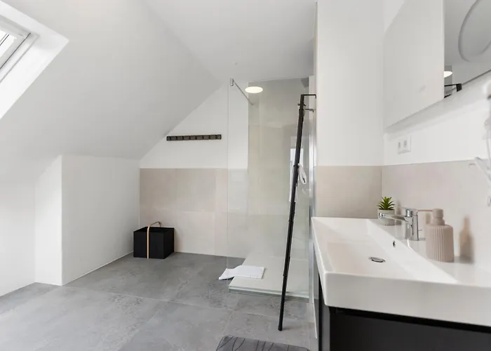 Adn Lux - New - Modern - Aircon * Günzburg